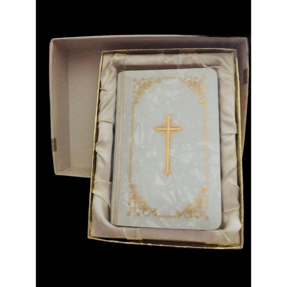 1950 French/Latin Bride's Catholic Missal Simulated Pearl Gilded J'Offre La Mess